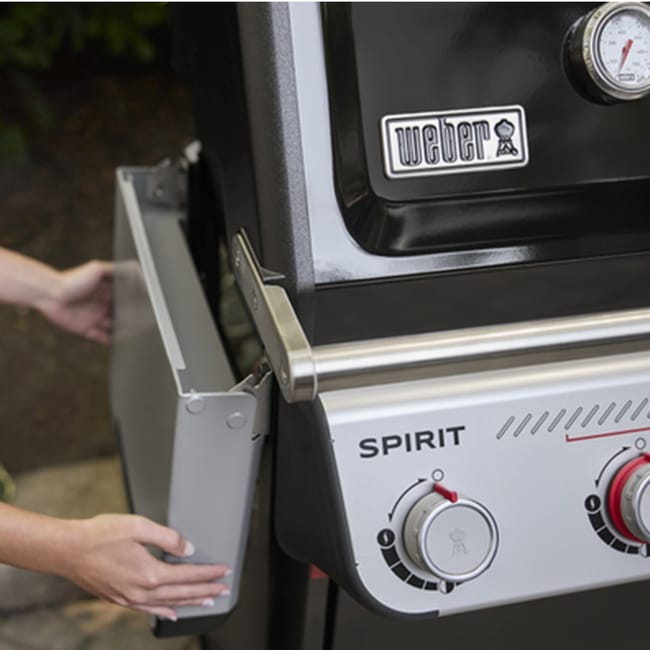 Montaje de una barbacoa Weber Spirit.