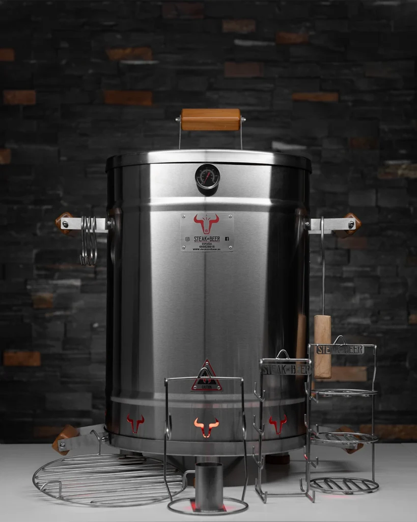 Barbacoa de acero inoxidable con accesorios.