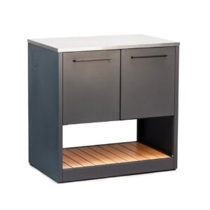 Mesa de cocina moderna con estantes abiertos